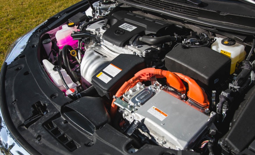 محرك والمعدات الميكانيكية لسيارة تويوتا افالون 2016
