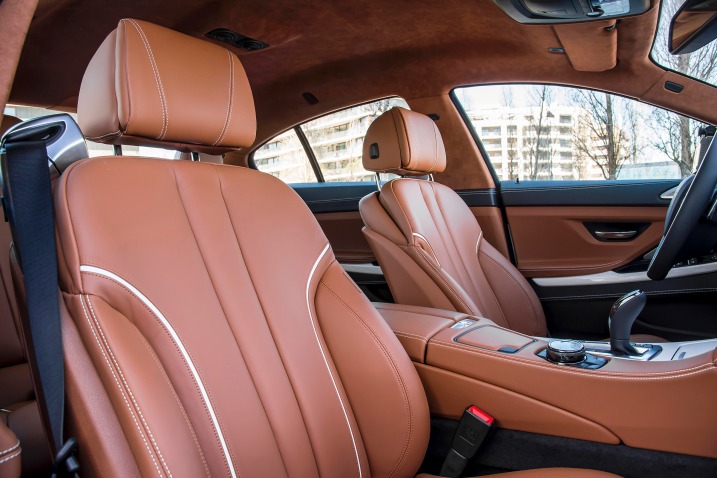 المقاعد الأمامية لسيارة بي إم دبليو جراند كوبيه 2016