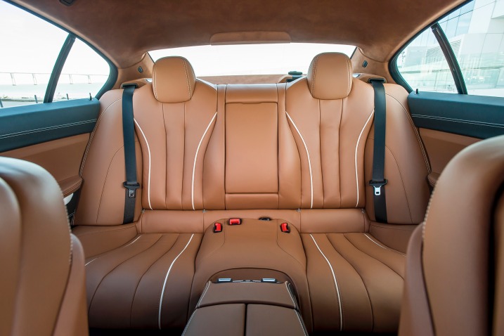المقاعد الخلفية لسيارة بي إم دبليو جراند كوبيه 2016