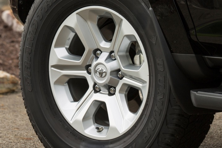 عجلات مطاطية لسيارة Toyota 4Runner